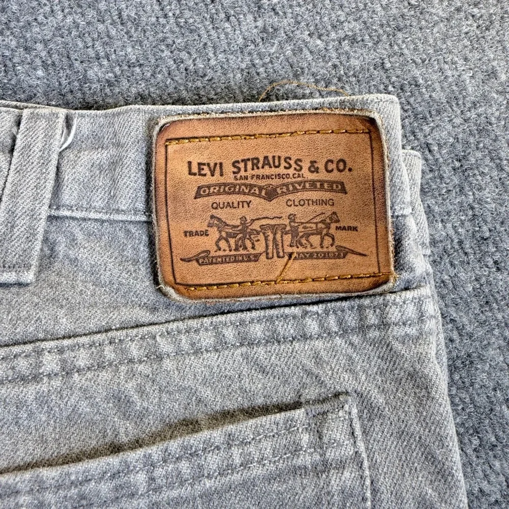 Vintage Levis For Men Jeans Gray Denim Relaxed Fit Straight Leg Y2K 90s #2832‎